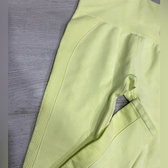 Tek Gear Womens Seamless Leggings in Yellow 7/8 Slimming Ai - Picture 2 of 4